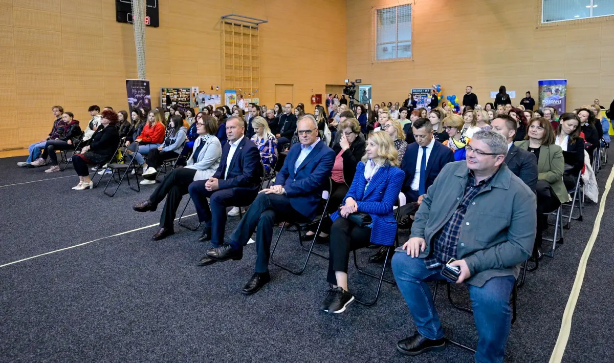 gospodarska_skola_varazdin_smotra_zadruga_sajam_vjezbenickih_tvrtki_2025 (20) – vz zup gospodarska_skola_varazdin_smotra_zadruga_sajam_vjezbenickih_tvrtki_2025 (20) – vz zup