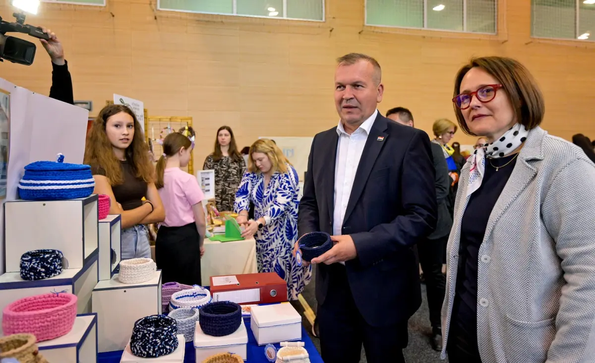 gospodarska_skola_varazdin_smotra_zadruga_sajam_vjezbenickih_tvrtki_2025 (22) – vz zup gospodarska_skola_varazdin_smotra_zadruga_sajam_vjezbenickih_tvrtki_2025 (22) – vz zup
