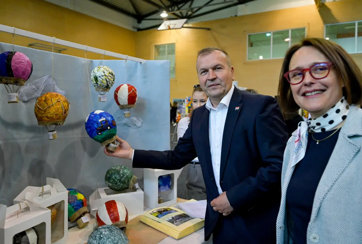 gospodarska_skola_varazdin_smotra_zadruga_sajam_vjezbenickih_tvrtki_2025 (24) – vz zup gospodarska_skola_varazdin_smotra_zadruga_sajam_vjezbenickih_tvrtki_2025 (24) – vz zup