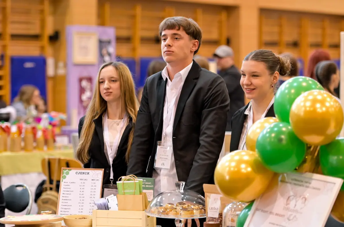 gospodarska_skola_varazdin_smotra_zadruga_sajam_vjezbenickih_tvrtki_2025 (3) – vz zup gospodarska_skola_varazdin_smotra_zadruga_sajam_vjezbenickih_tvrtki_2025 (3) – vz zup
