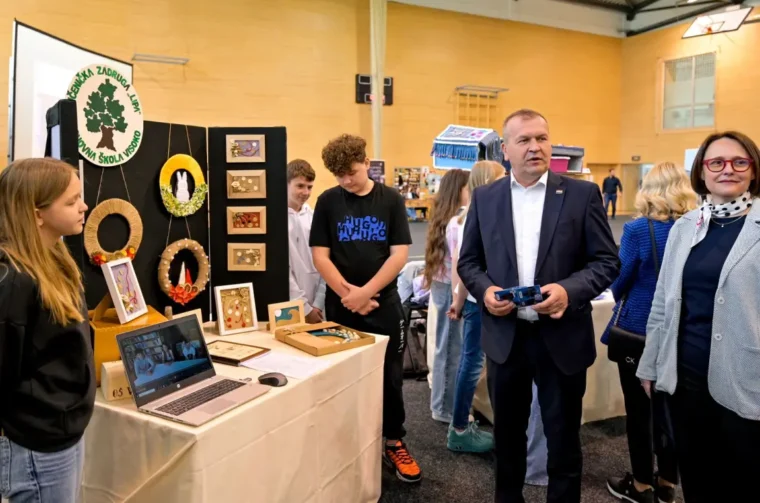 gospodarska_skola_varazdin_smotra_zadruga_sajam_vjezbenickih_tvrtki_2025 (6) – vz zup