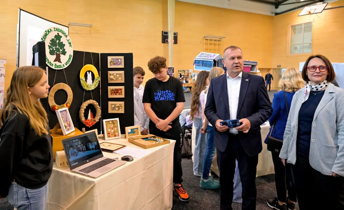 gospodarska_skola_varazdin_smotra_zadruga_sajam_vjezbenickih_tvrtki_2025 (6) – vz zup gospodarska_skola_varazdin_smotra_zadruga_sajam_vjezbenickih_tvrtki_2025 (6) – vz zup