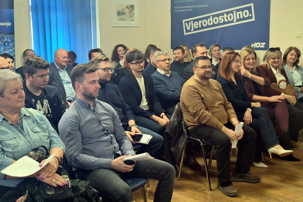 hdz akademska zajednica (12) hdz akademska zajednica (12)