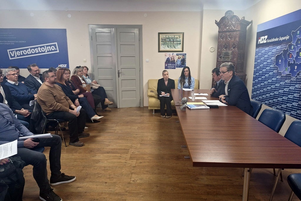 hdz akademska zajednica (15) hdz akademska zajednica (15)