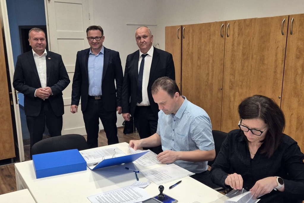 hdz bednja-predaja potpisa (6)