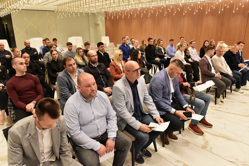 hdz mladez (12) hdz mladez (12)