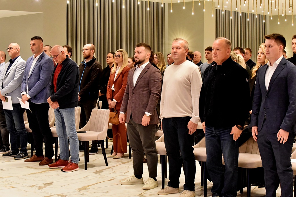 hdz mladez (14) hdz mladez (14)