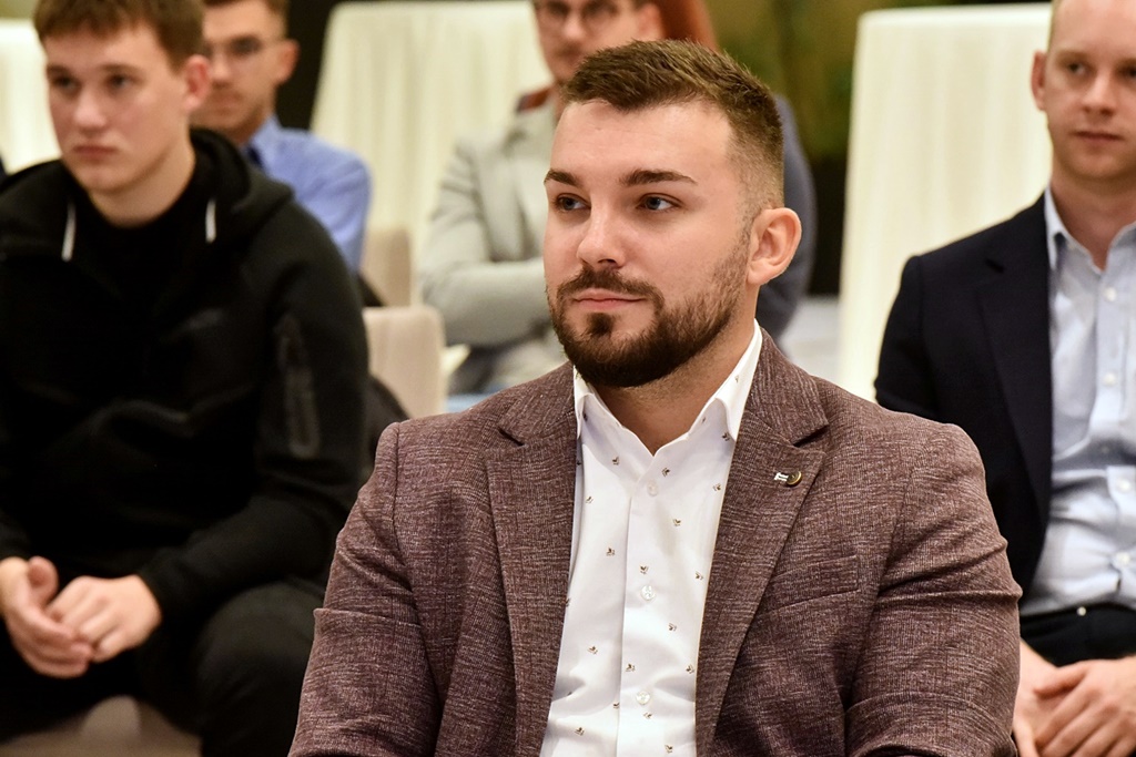 hdz mladez (16) hdz mladez (16)