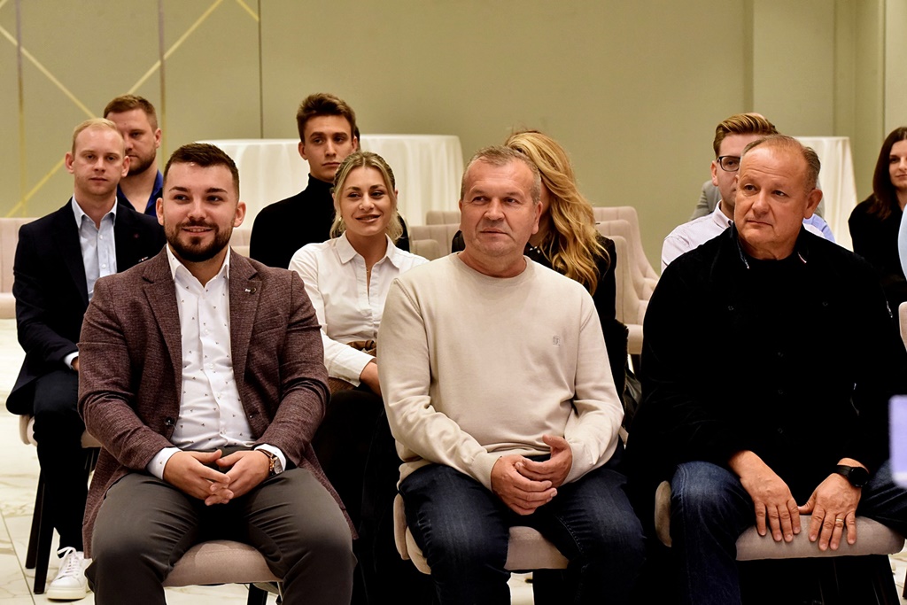 hdz mladez (17) hdz mladez (17)