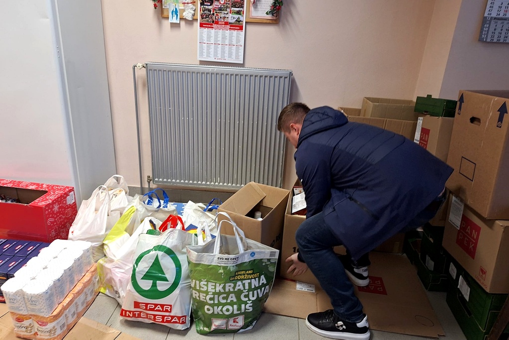 hdz mladez-donacija-socijalna samoposluga (4)