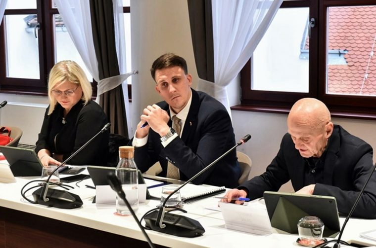 hdz varazdin (2) hdz varazdin (2)