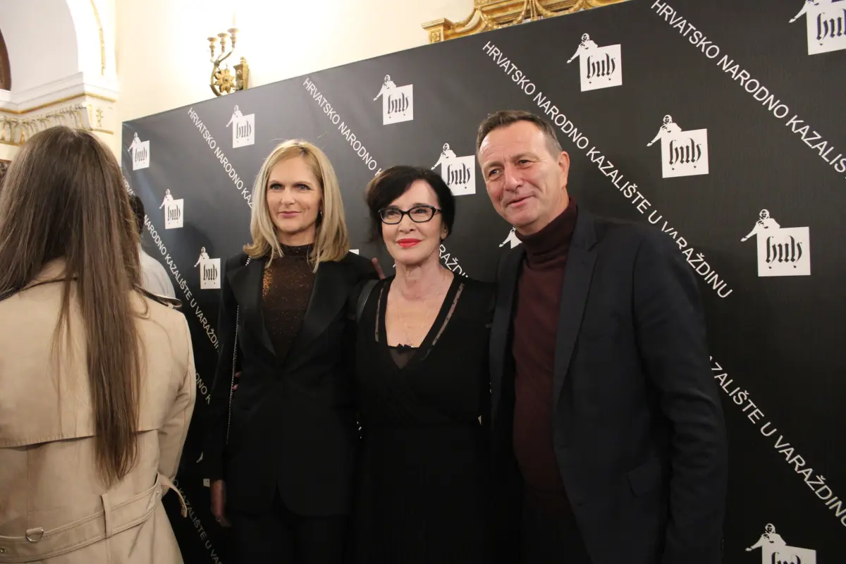 hnk premijera bljesak zlatnog zuba 17