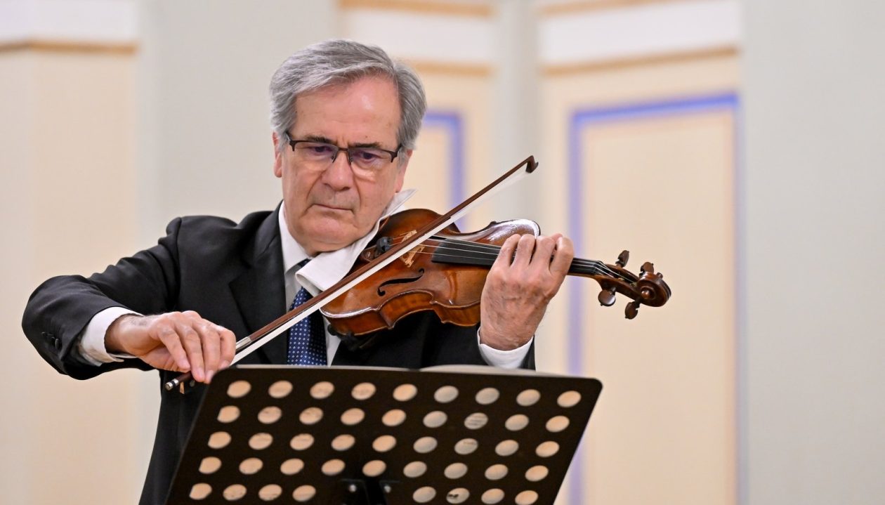 index (22) index (22)