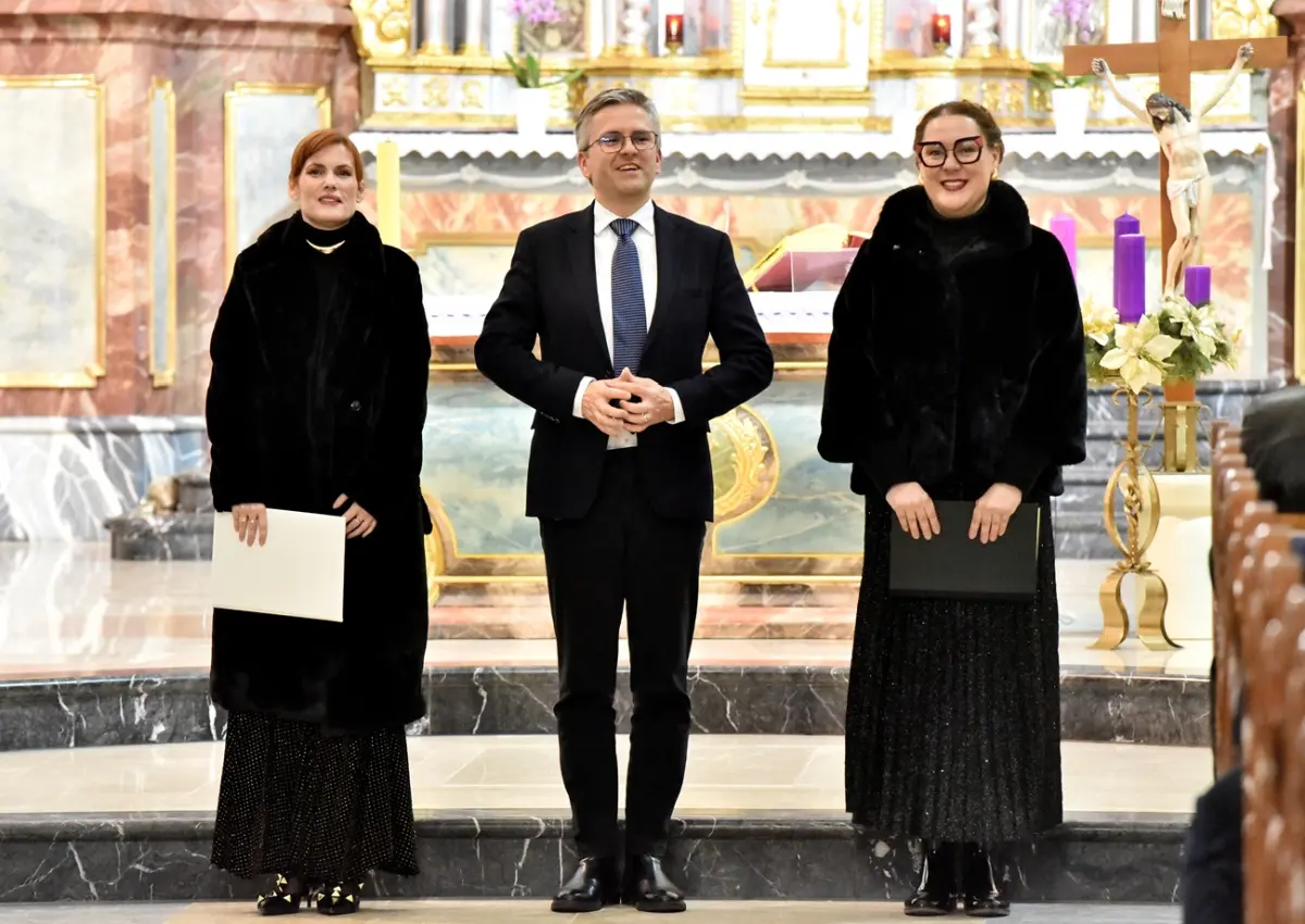 jelena stefanic sofija cingula viseslav jaklin 02 jelena stefanic sofija cingula viseslav jaklin 02