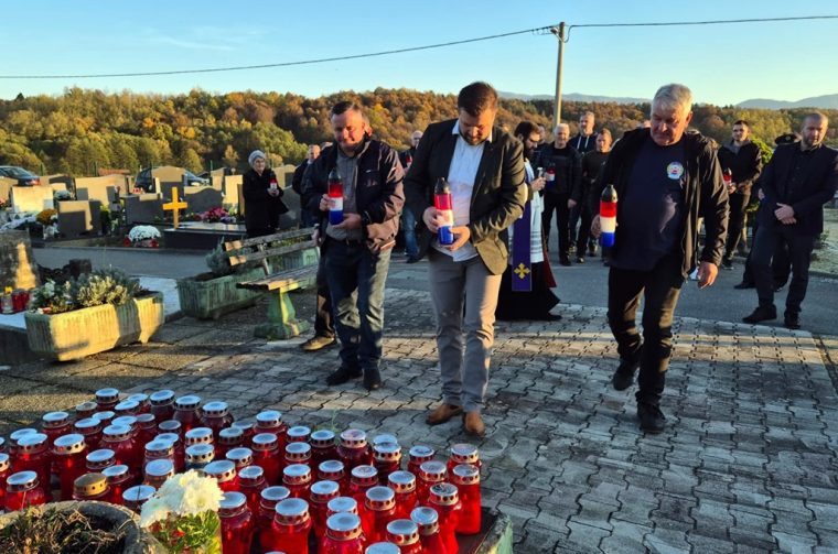 klenovnik-polaganje vijenca-svi sveti (14)