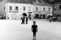 korzo snimljeno 1957 by stjepan rusec – na slici zeljko rusec rodj 1954 v2 korzo snimljeno 1957 by stjepan rusec – na slici zeljko rusec rodj 1954 v2