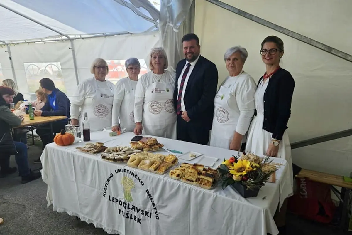 kud klenovnik (10) kud klenovnik (10)