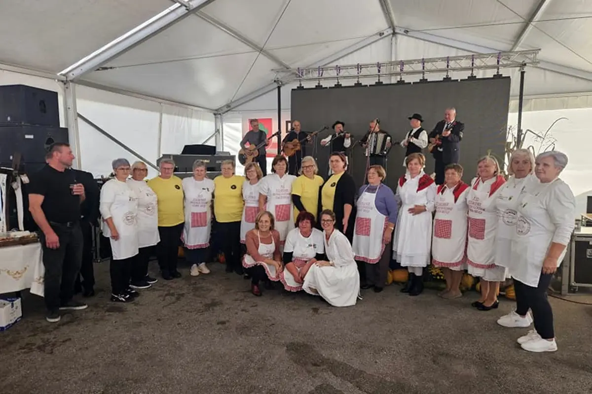 kud klenovnik (3) kud klenovnik (3)