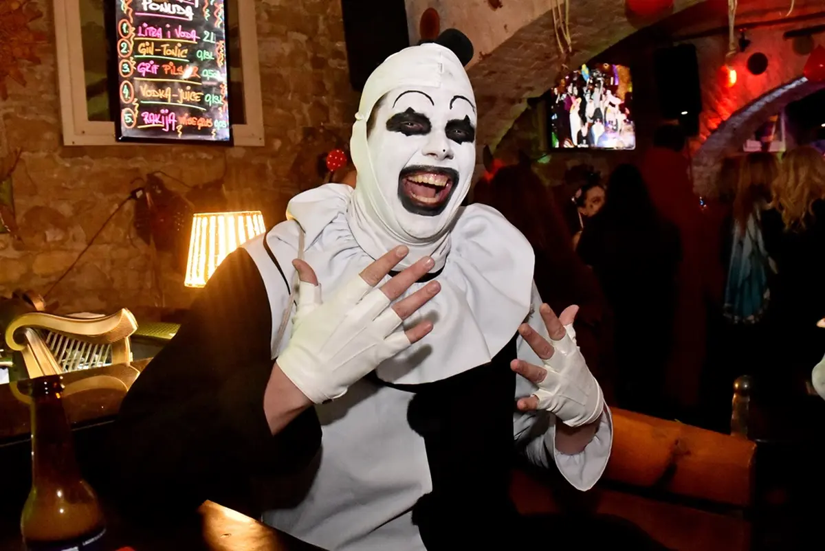 lions maskenbal medina skrinja – vzhr 16