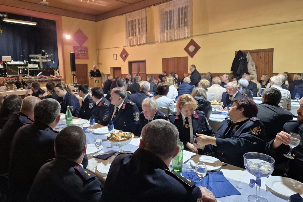 mali bukovec-udruga zena-dvd mali bukovec-skupstina (2)