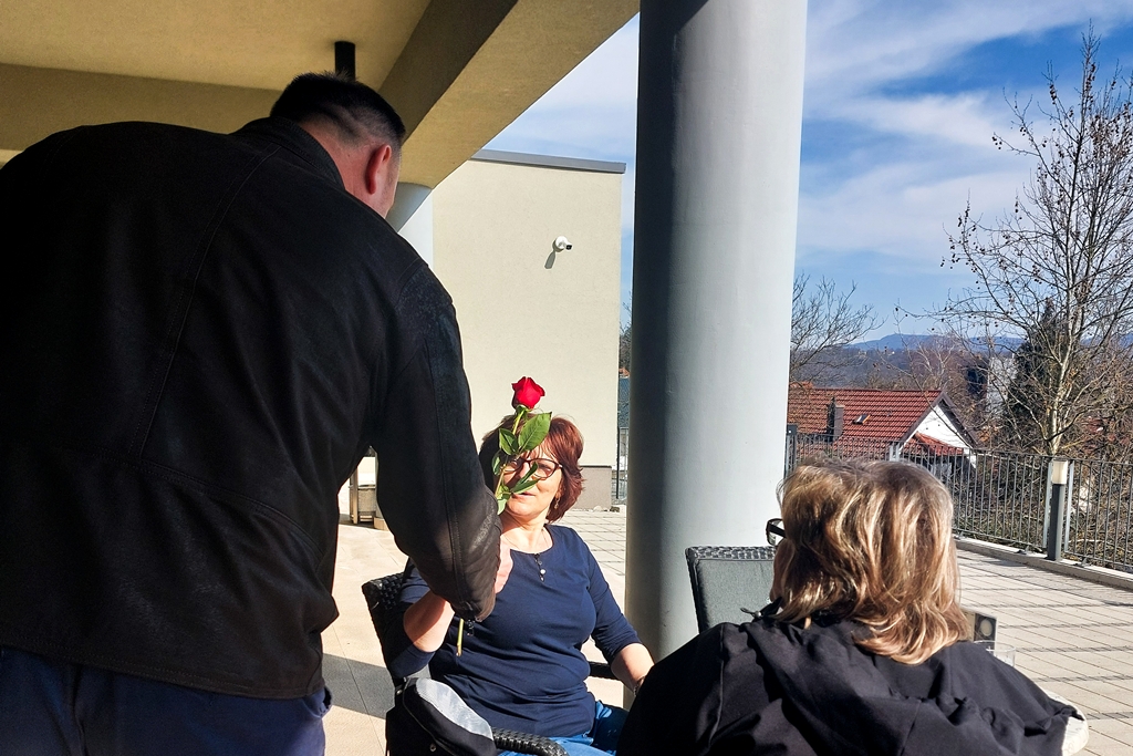 marof-dan zena-jenkac-podjela ruža (3)