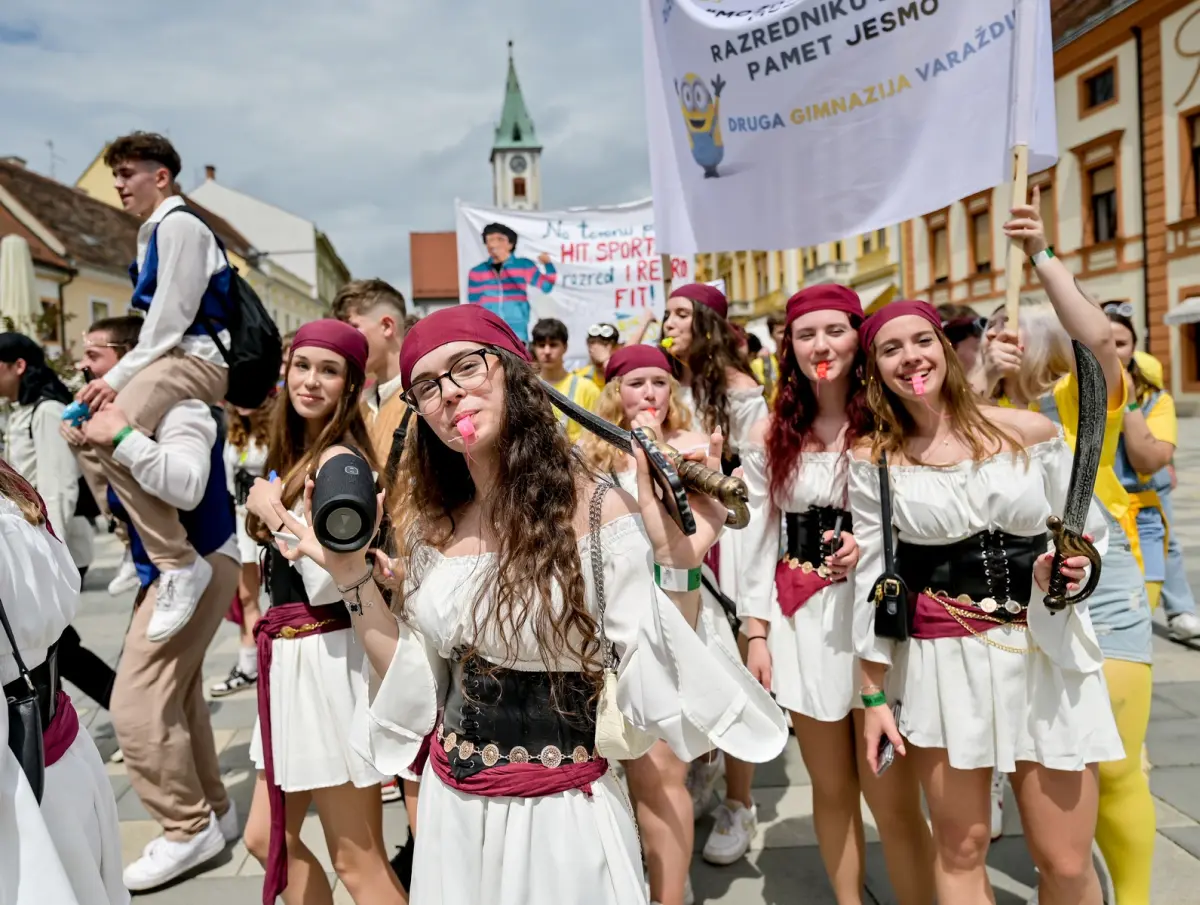 maturantika_mimohod_varazdinska_zupanija_2025 (16) maturantika_mimohod_varazdinska_zupanija_2025 (16)