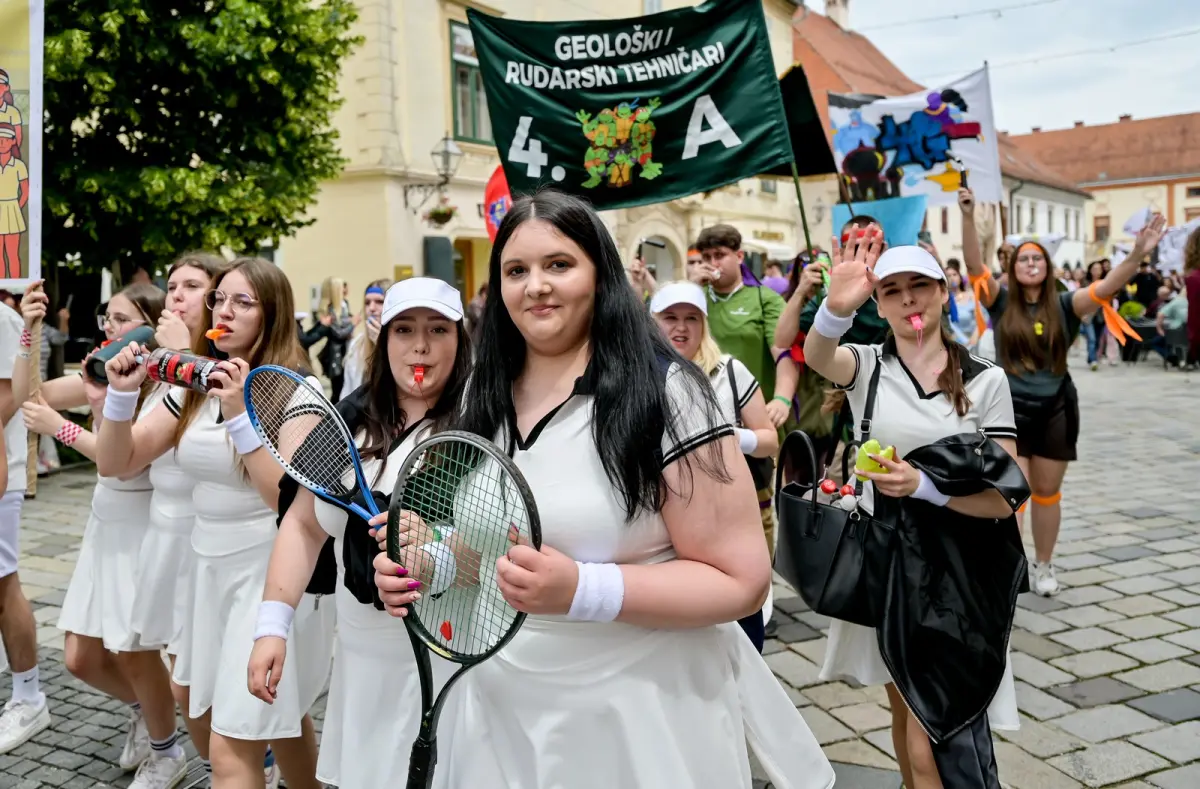 maturantika_mimohod_varazdinska_zupanija_2025 (24) maturantika_mimohod_varazdinska_zupanija_2025 (24)