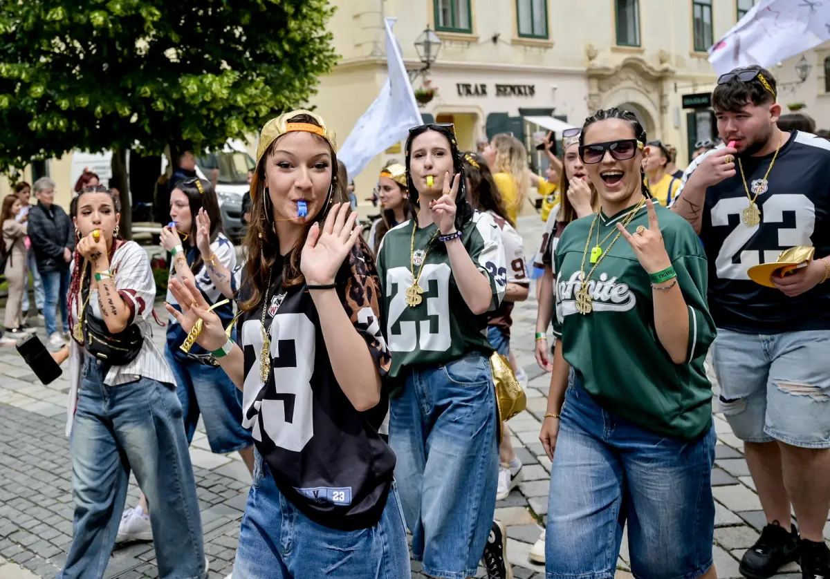 maturantika_mimohod_varazdinska_zupanija_2025 (25) maturantika_mimohod_varazdinska_zupanija_2025 (25)