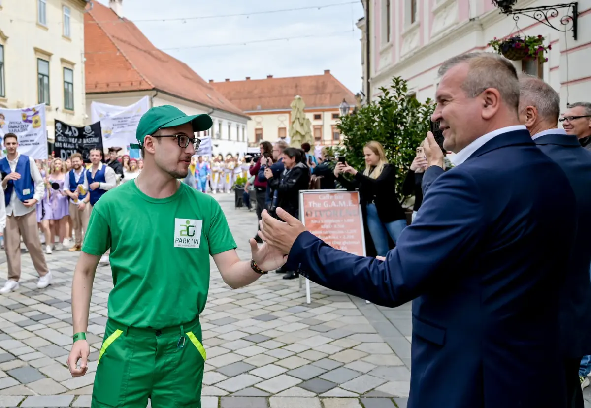 maturantika_mimohod_varazdinska_zupanija_2025 (27) maturantika_mimohod_varazdinska_zupanija_2025 (27)