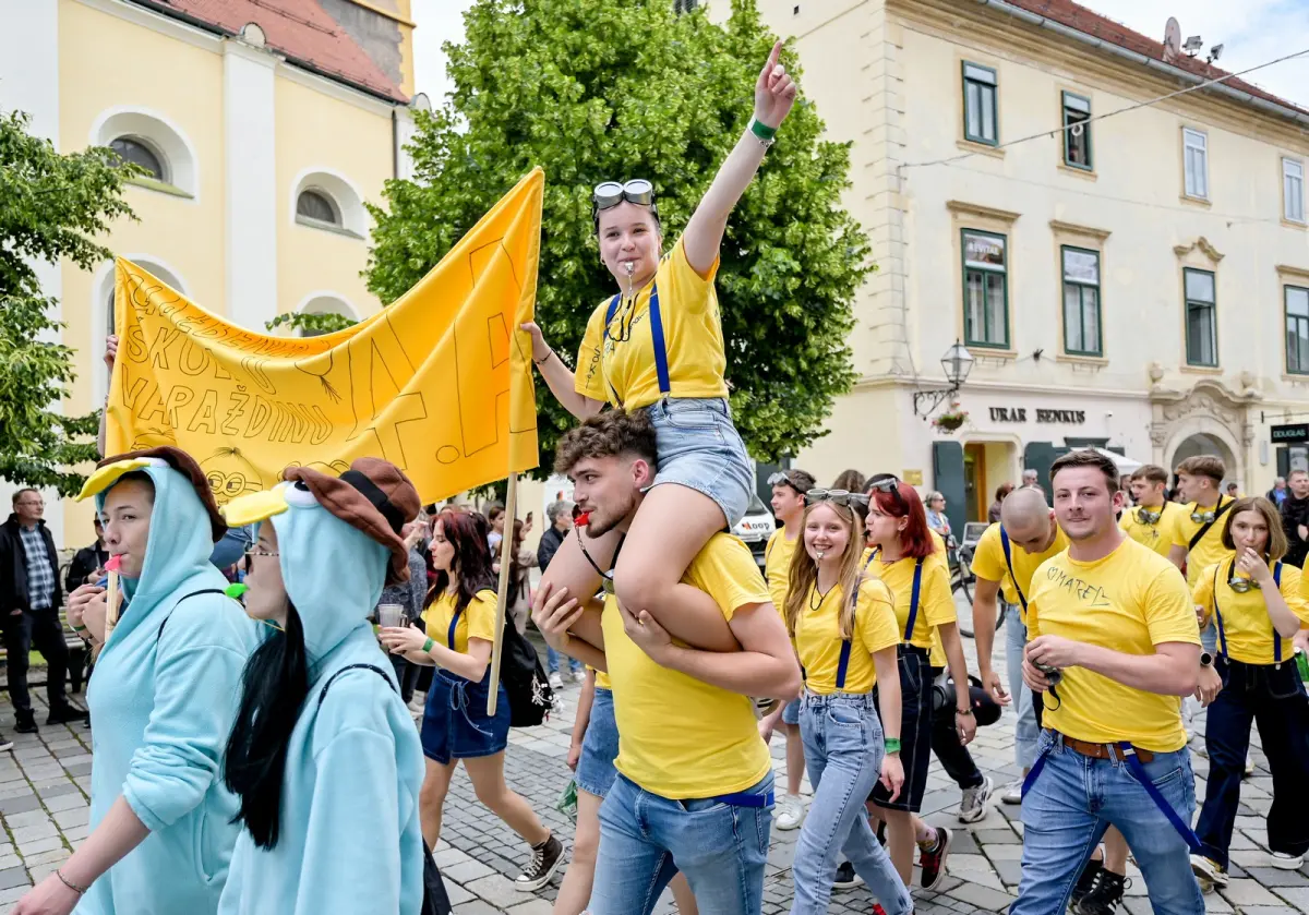 maturantika_mimohod_varazdinska_zupanija_2025 (7) maturantika_mimohod_varazdinska_zupanija_2025 (7)