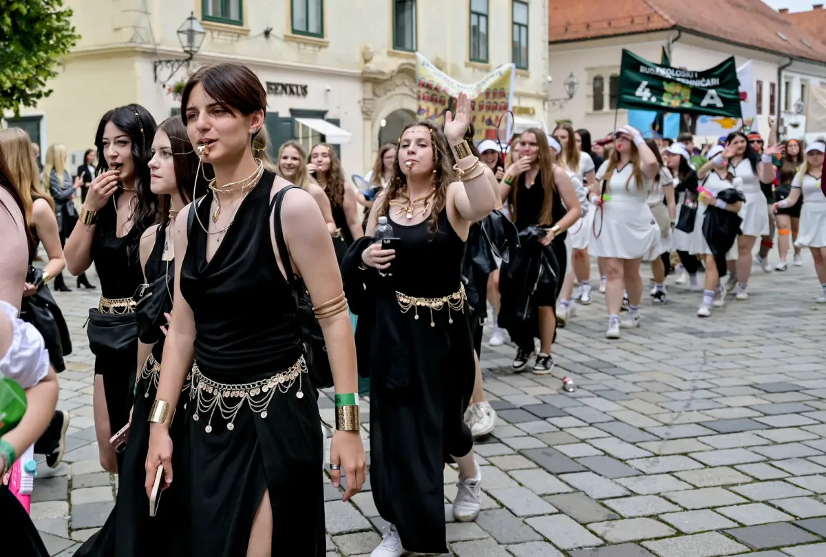 maturantika_mimohod_varazdinska_zupanija_2025 (8) maturantika_mimohod_varazdinska_zupanija_2025 (8)