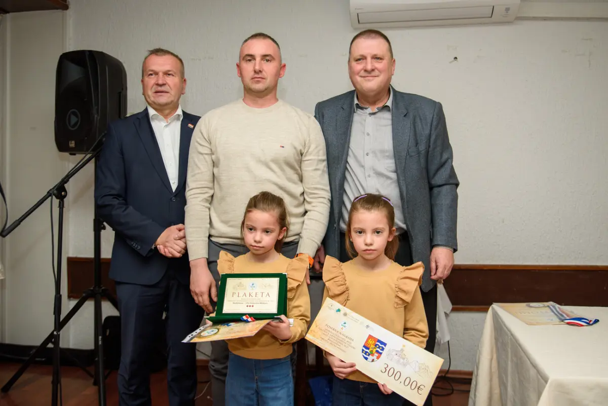 medjunarodno_ocjenjivanje_meda (1) medjunarodno_ocjenjivanje_meda (1)