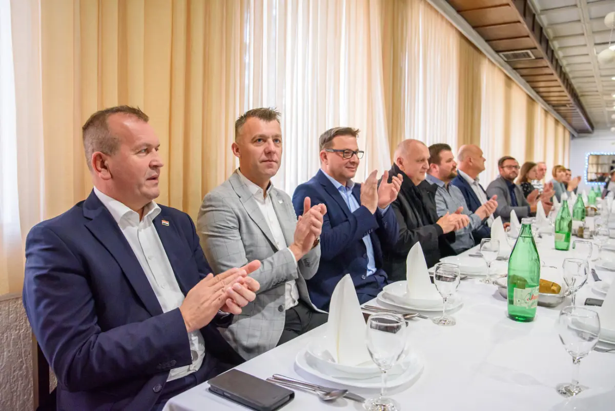 medjunarodno_ocjenjivanje_meda (22) medjunarodno_ocjenjivanje_meda (22)