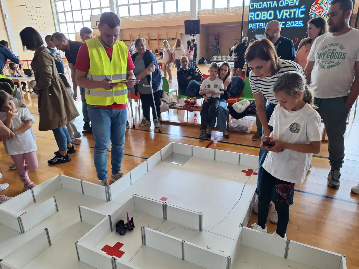 natjecanje_robotika_petrijanec_vrtici_2025 (6) – vz zup