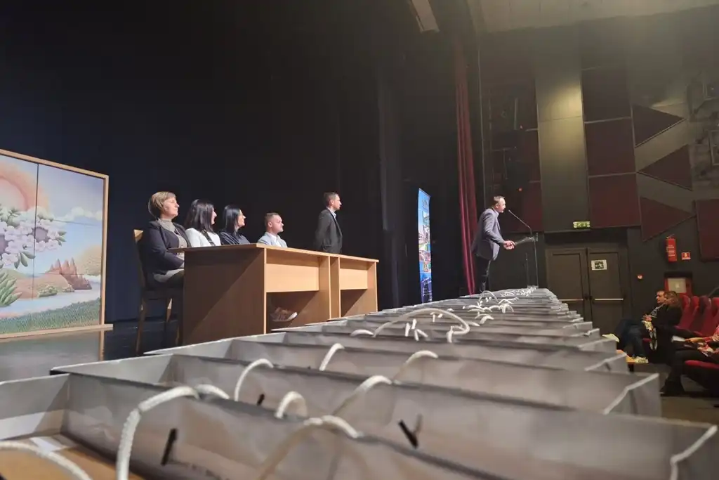 novi marof, podjela laptopa (14) novi marof, podjela laptopa (14)