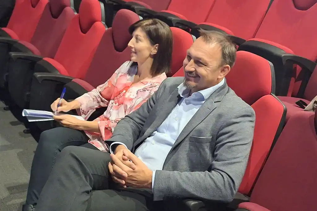 novi marof, podjela laptopa (8) novi marof, podjela laptopa (8)