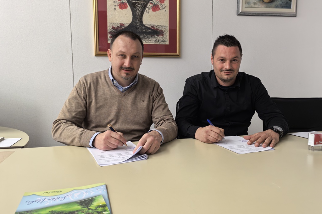 novi marof-potpisivanje ugovora (2)