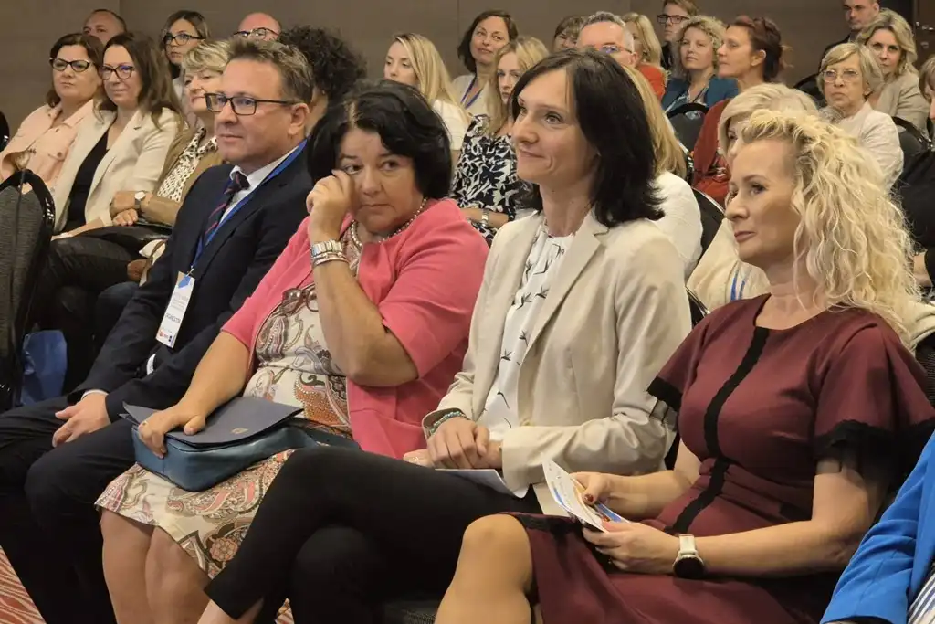 obv simpozij (10) obv simpozij (10)