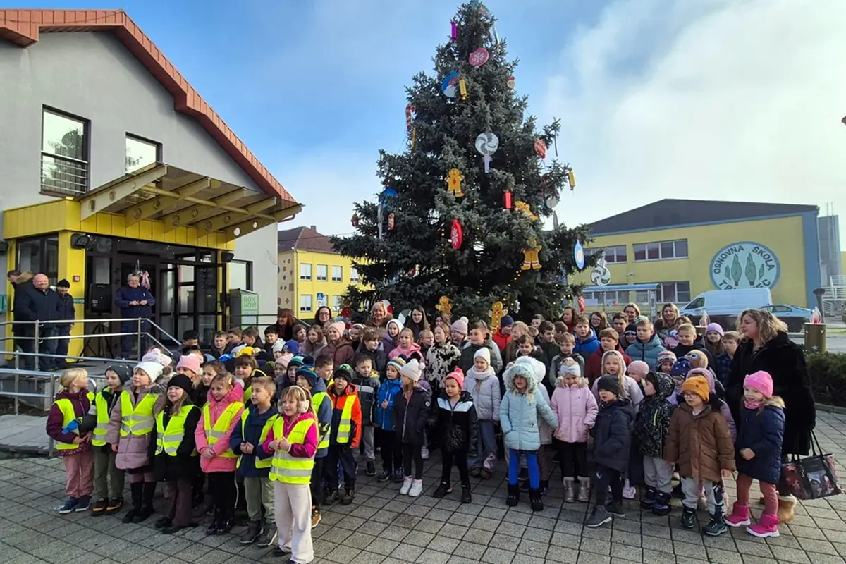 otb ukraseno drvce (13)