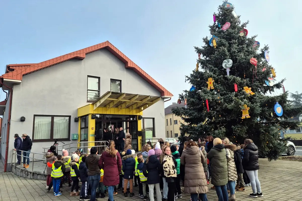 otb ukraseno drvce (22)