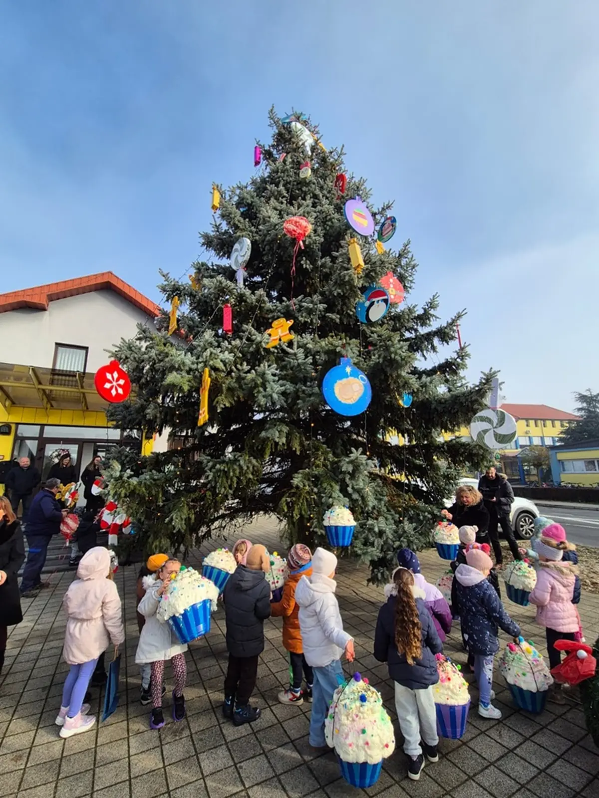 otb ukraseno drvce (5)