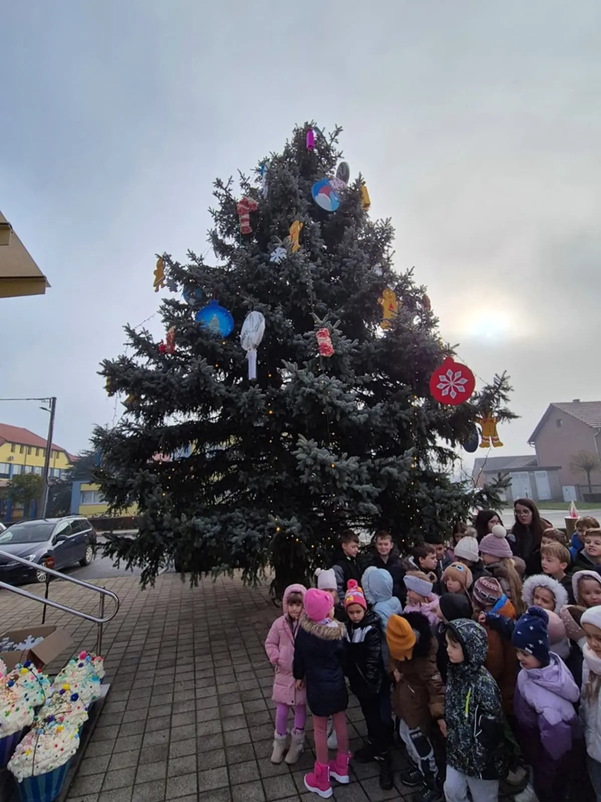 otb ukraseno drvce (8)