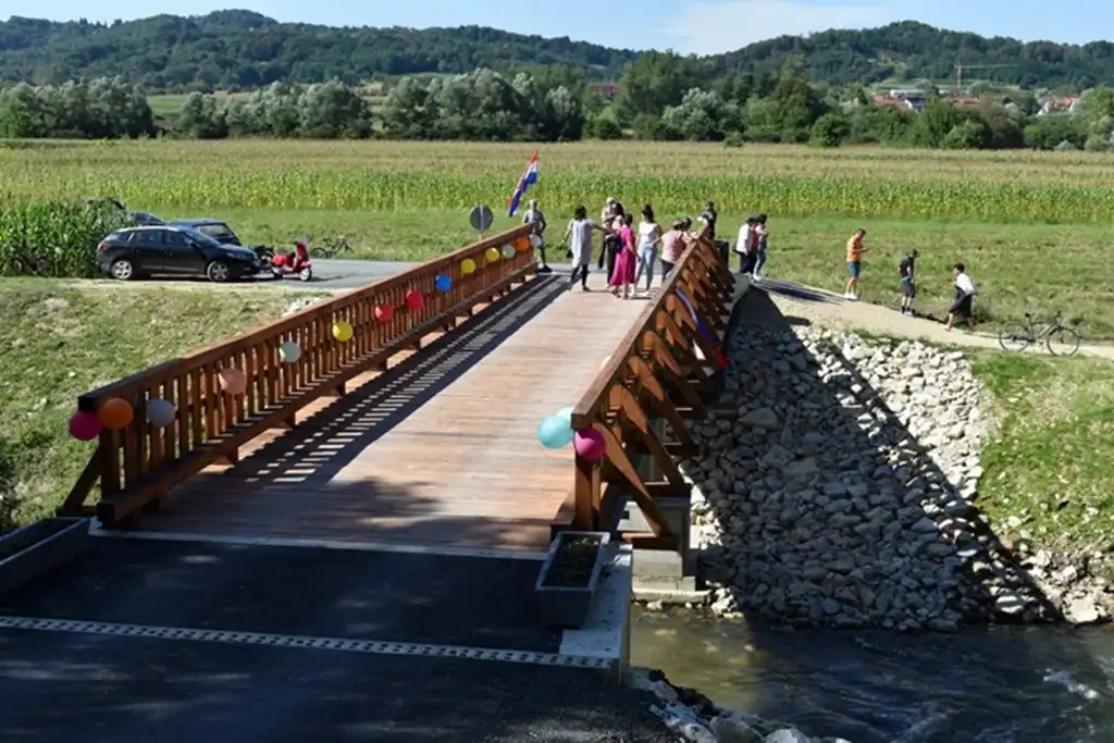 otvorenje- drveni most