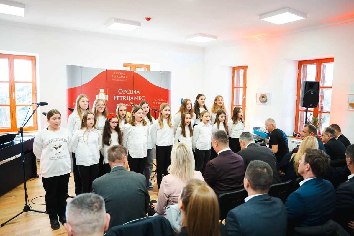 petrijanec zoran milanovic zeljko posavec – opcina p 49 petrijanec zoran milanovic zeljko posavec – opcina p 49