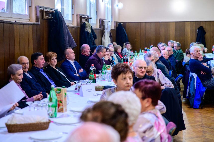 petrijanec30godinaudrugeumirovljenika-20-2827-20of_67c35ee10fa09_860xr