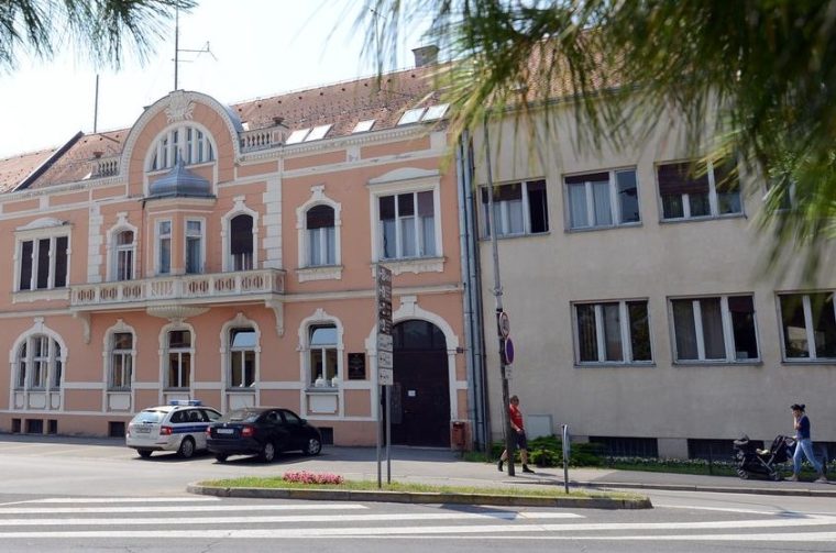 policija zgrada postaja – marko jurinec PXL_100615_10877762 policija zgrada postaja – marko jurinec PXL_100615_10877762