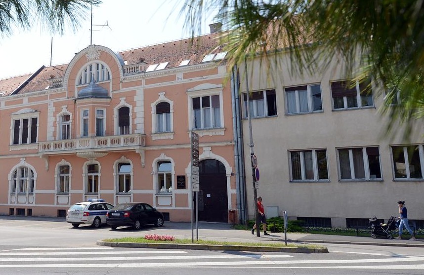 policija zgrada postaja – marko jurinec PXL_100615_10877762