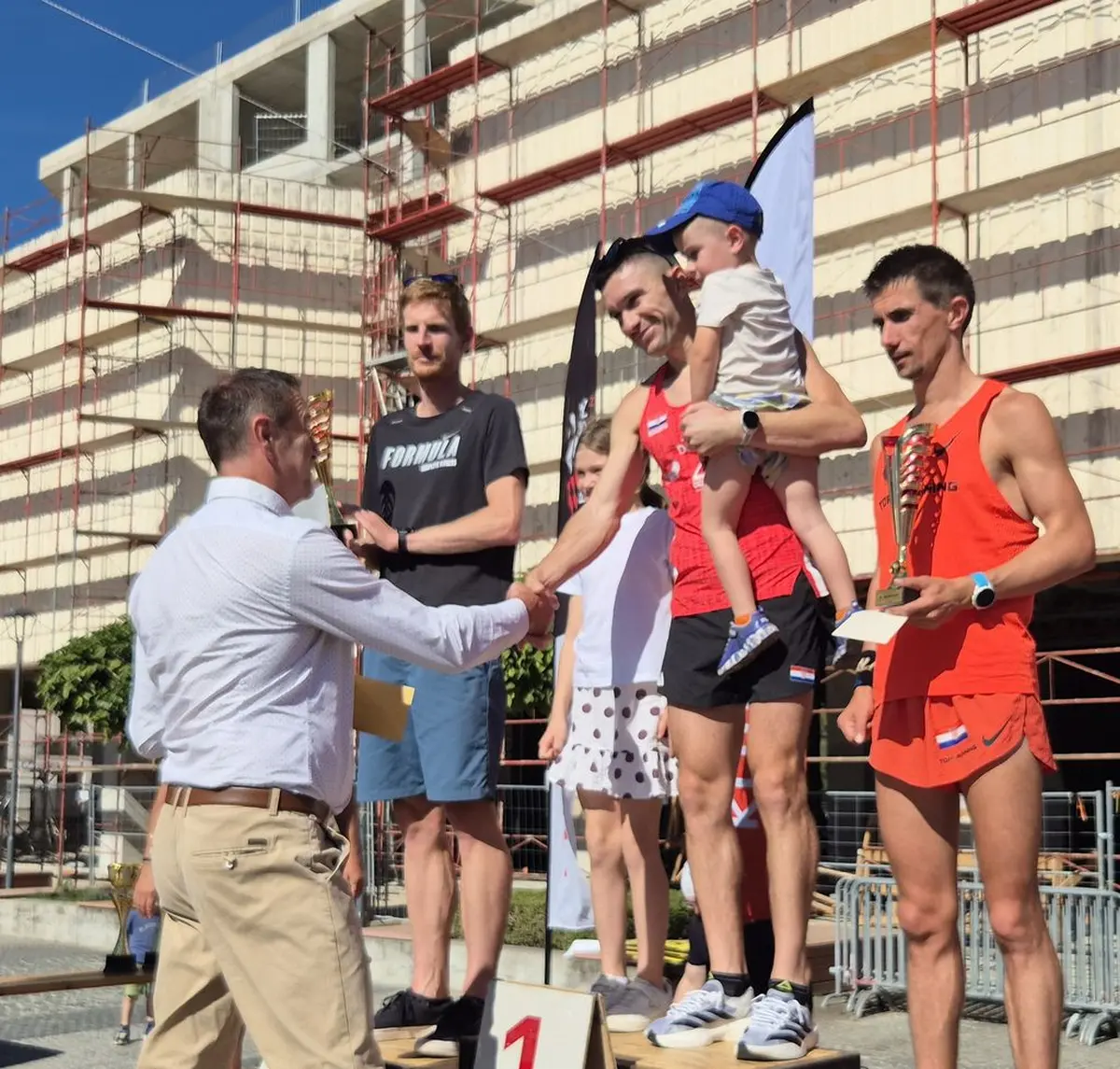 polumaraton pob muški cestit bos – grad vz polumaraton pob muški cestit bos – grad vz