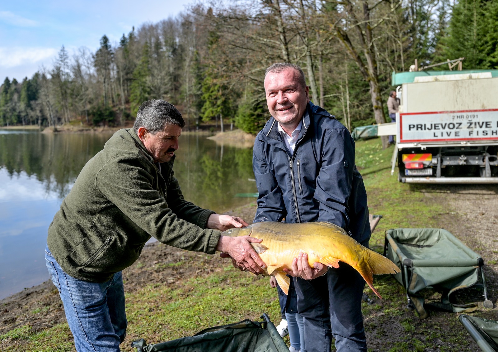 poribljavanje_trakoscansko_jezero_2025 (10) poribljavanje_trakoscansko_jezero_2025 (10)