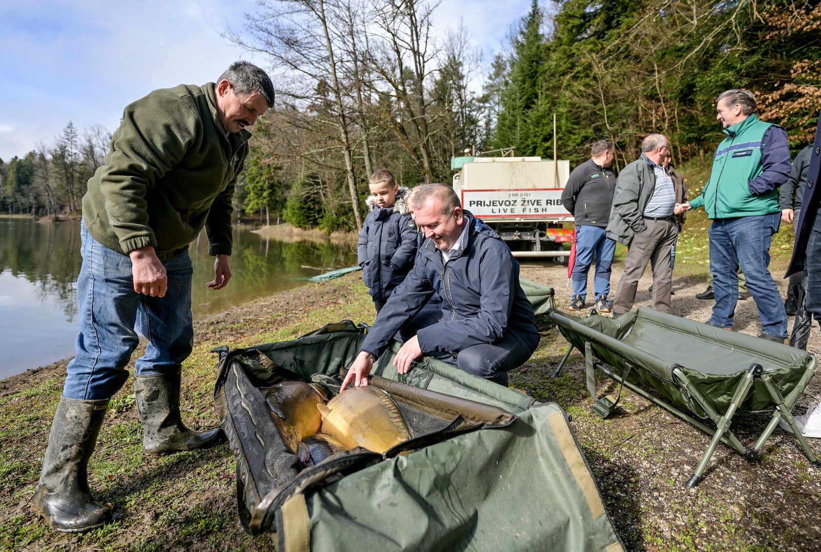 poribljavanje_trakoscansko_jezero_2025 (2) poribljavanje_trakoscansko_jezero_2025 (2)